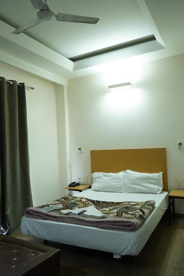 Fabhotel Sky Land Дели Экстерьер фото